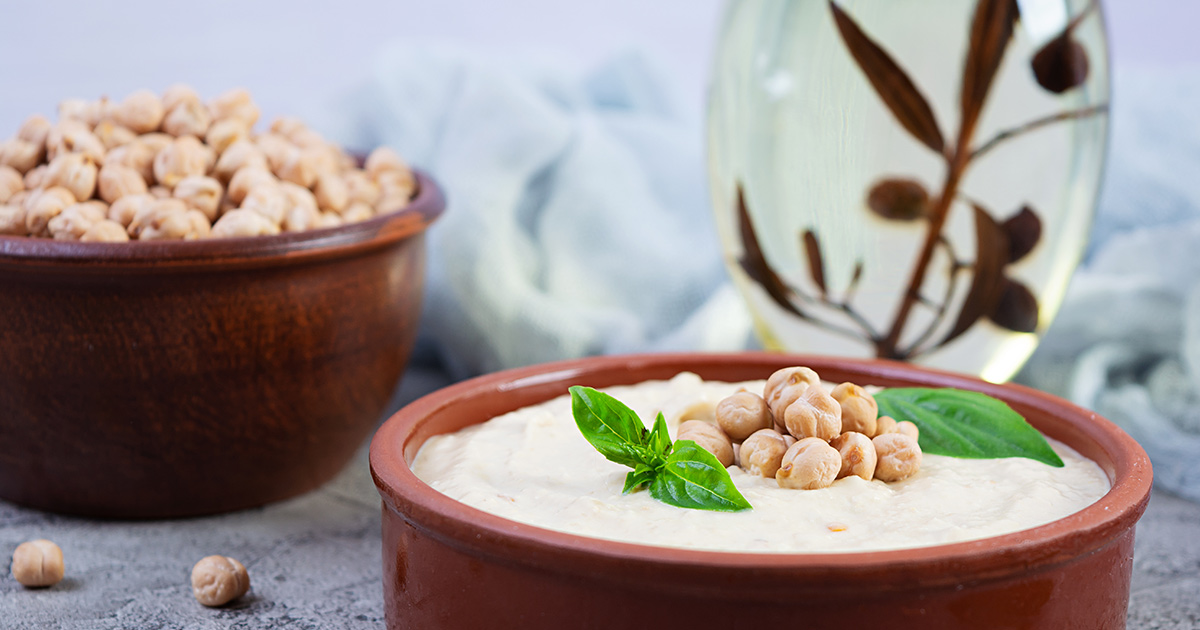 Hummus di ceci al basilico e cardamono