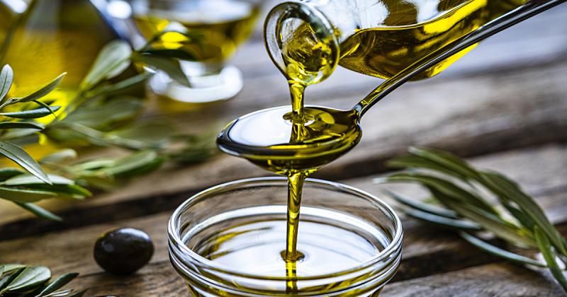 Olio extravergine di oliva, tutti i benefici per la salute e la sua azione epigenetica